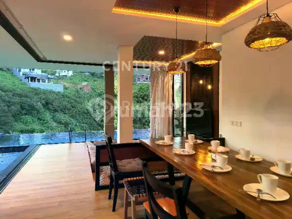 Villa Estetik dengan Infinity Pool dan Hot Tub Pribadi di Dago