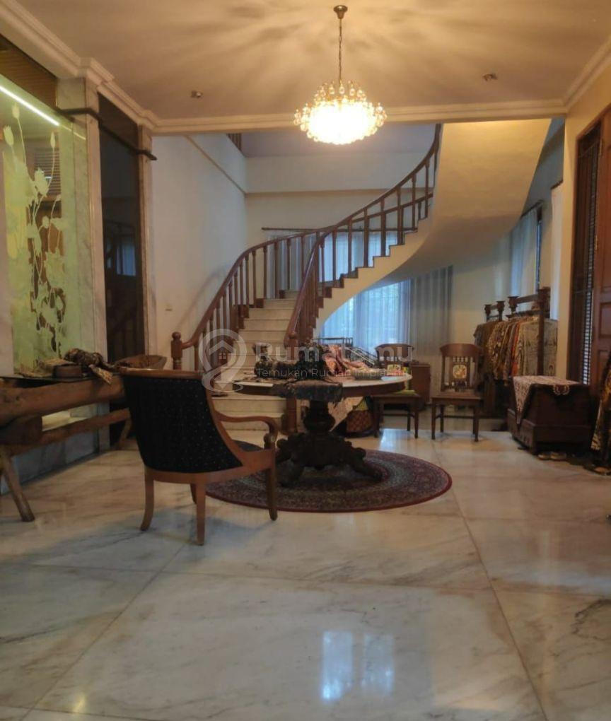 DIJUAL RUMAH BAGUS 2 LANTAI DAERAH KEBAYORAN BSRU