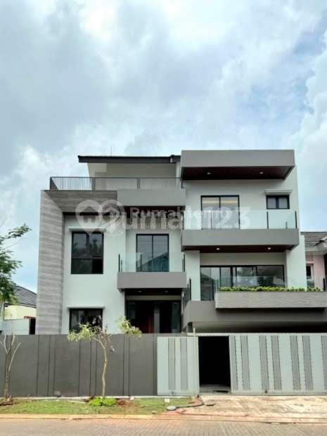 Dijual Rumah Hook Badan di De Latinos, BSD