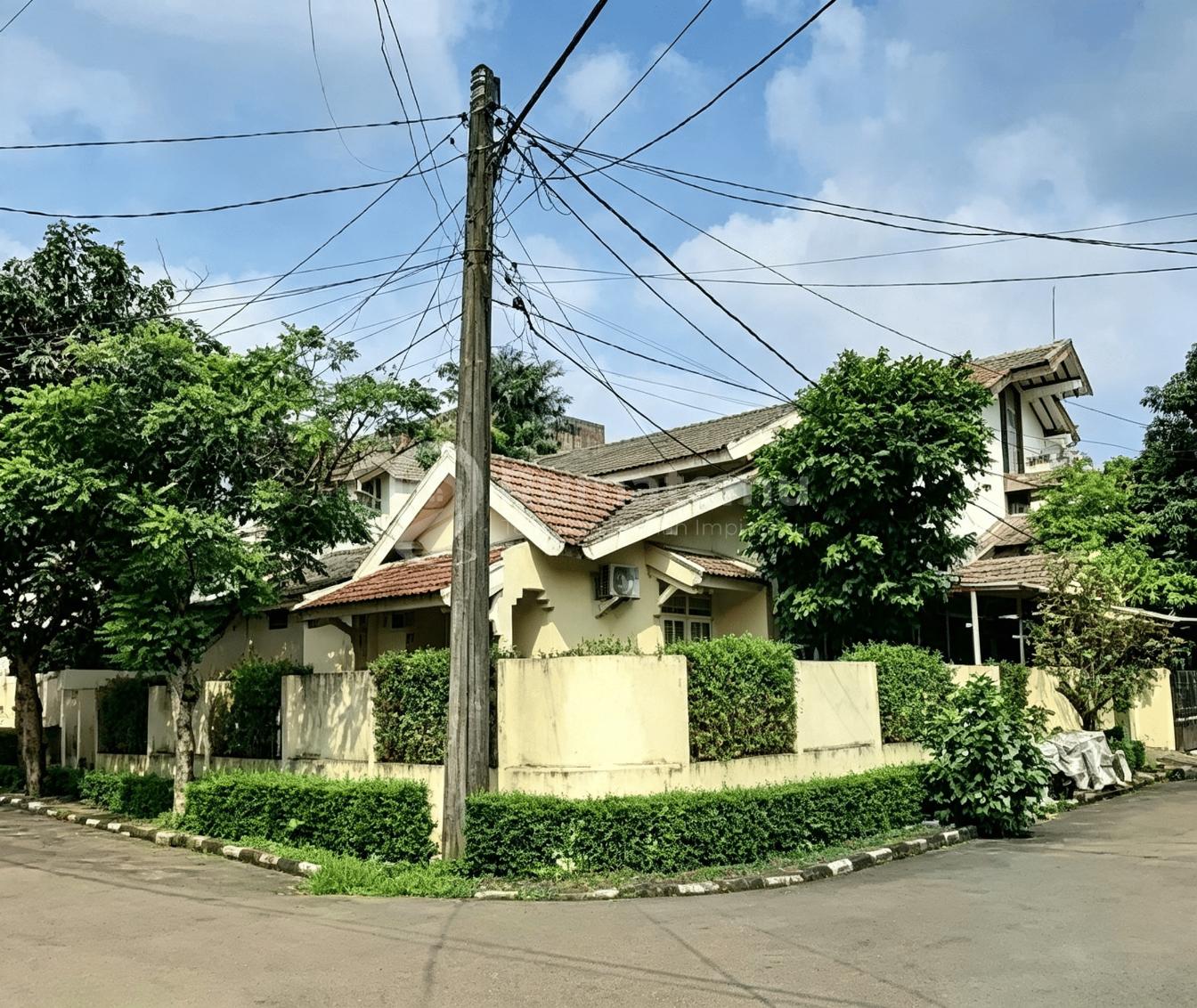 Dijual Rumah Strategis di Bintaro Jaya Tangsel