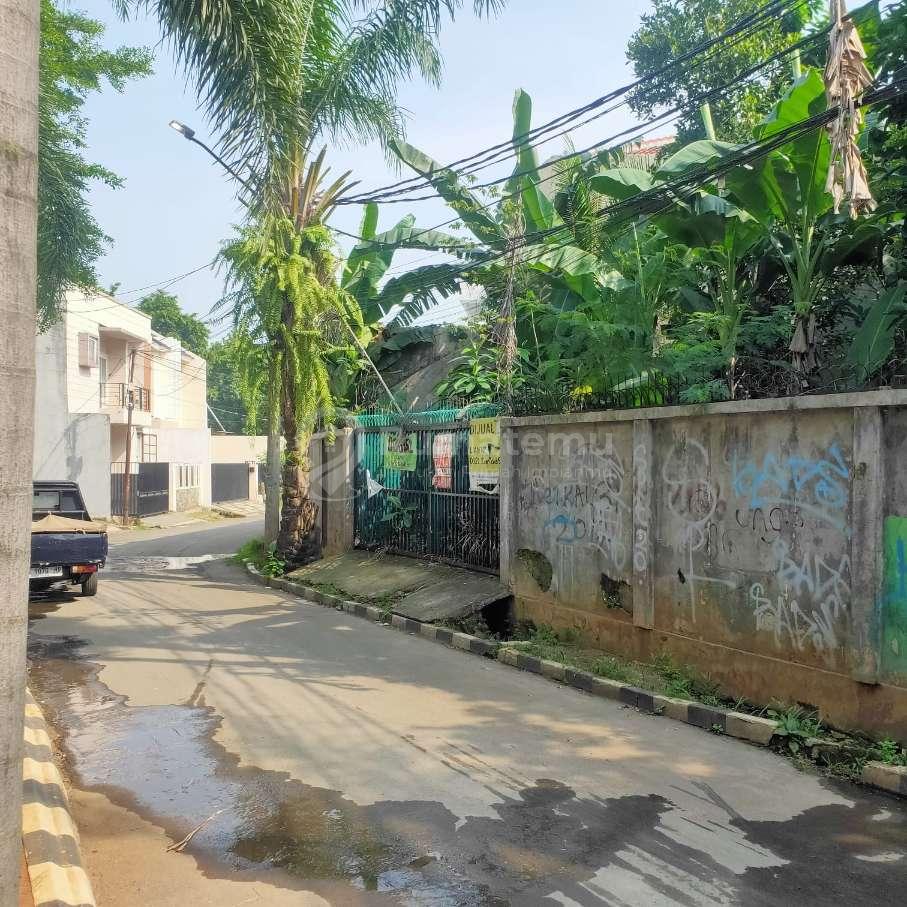 Dijual bu diatas sedikit Njop tanah hunian Bentuk Trapesium di Permata Hijau