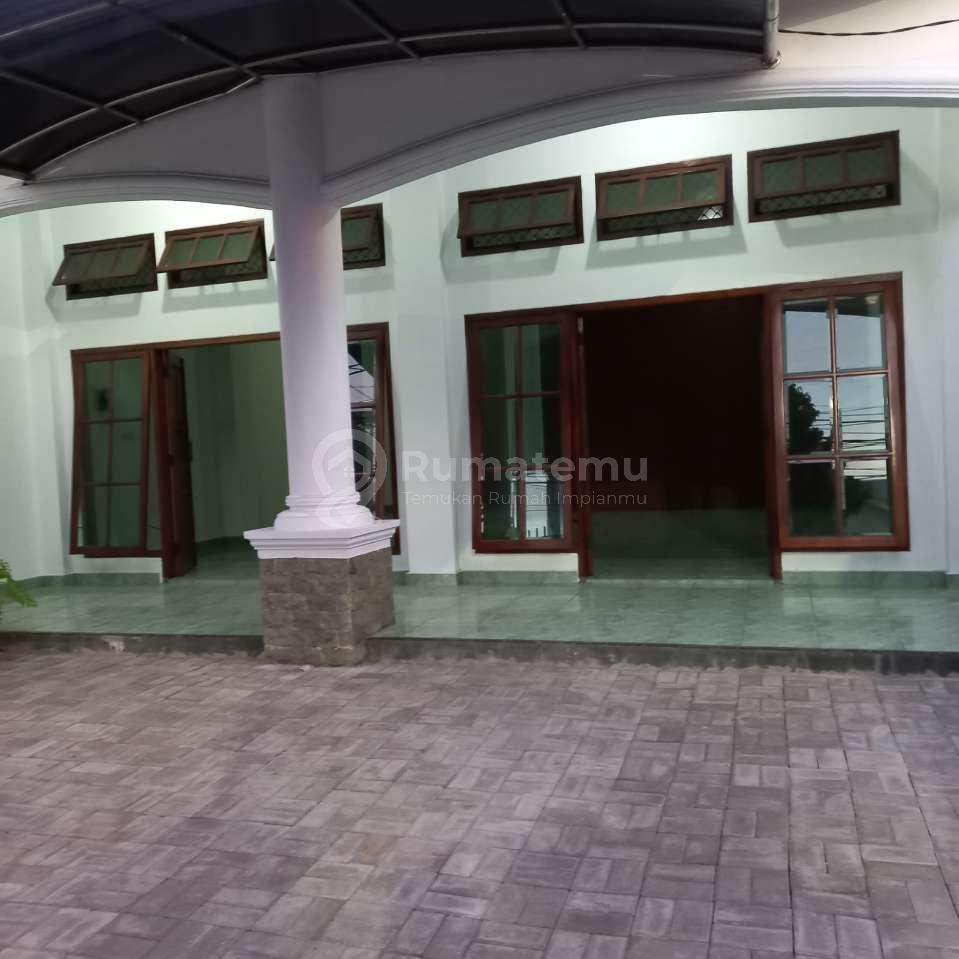 Sewa rumah cocok dijadikan toko dan tempat tinggal di Cengkareng Barat, Jakarta Barat