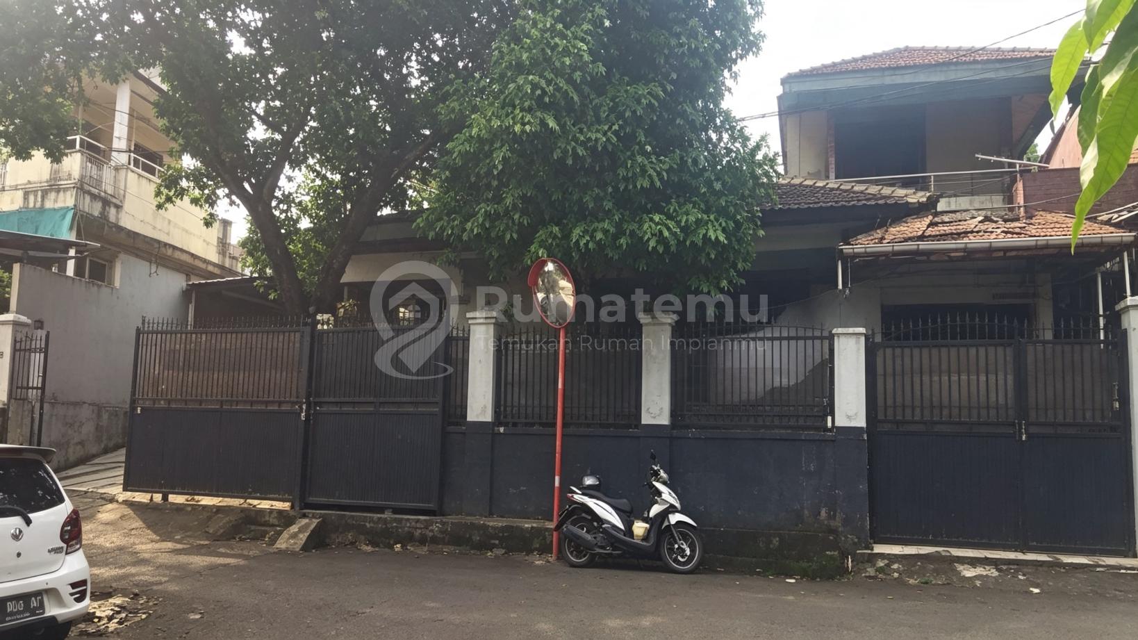 Dijual Rumah Hitung Tanah Row 2 akses jalan mobil Di di TB. Simatupang, Ragunan
