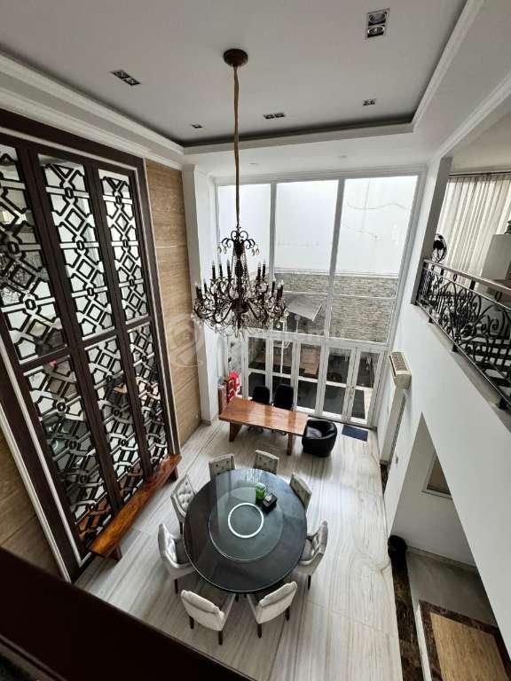 Dijual Rumah Mewah 3½ Lantai di Layar Permai, PIK. 
