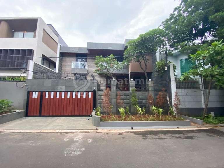 Sewa rumah di Pondok Indah dengan Pool, Pondok Pinang, Kebayoran Lama, Jakarta Selatan