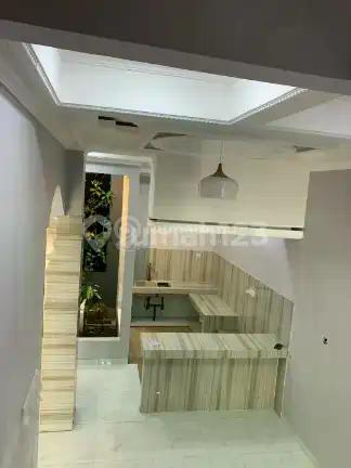 Dekat Cinere Mall, Dijual Rumah Siap Huni di Cinere Depok