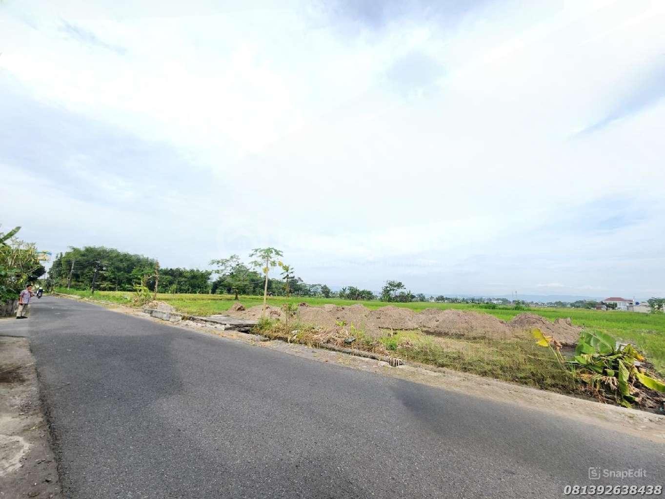 Tanah SHM Pekarangan Tepi Jalan Raya Sambiroto Purwomartani Jogja