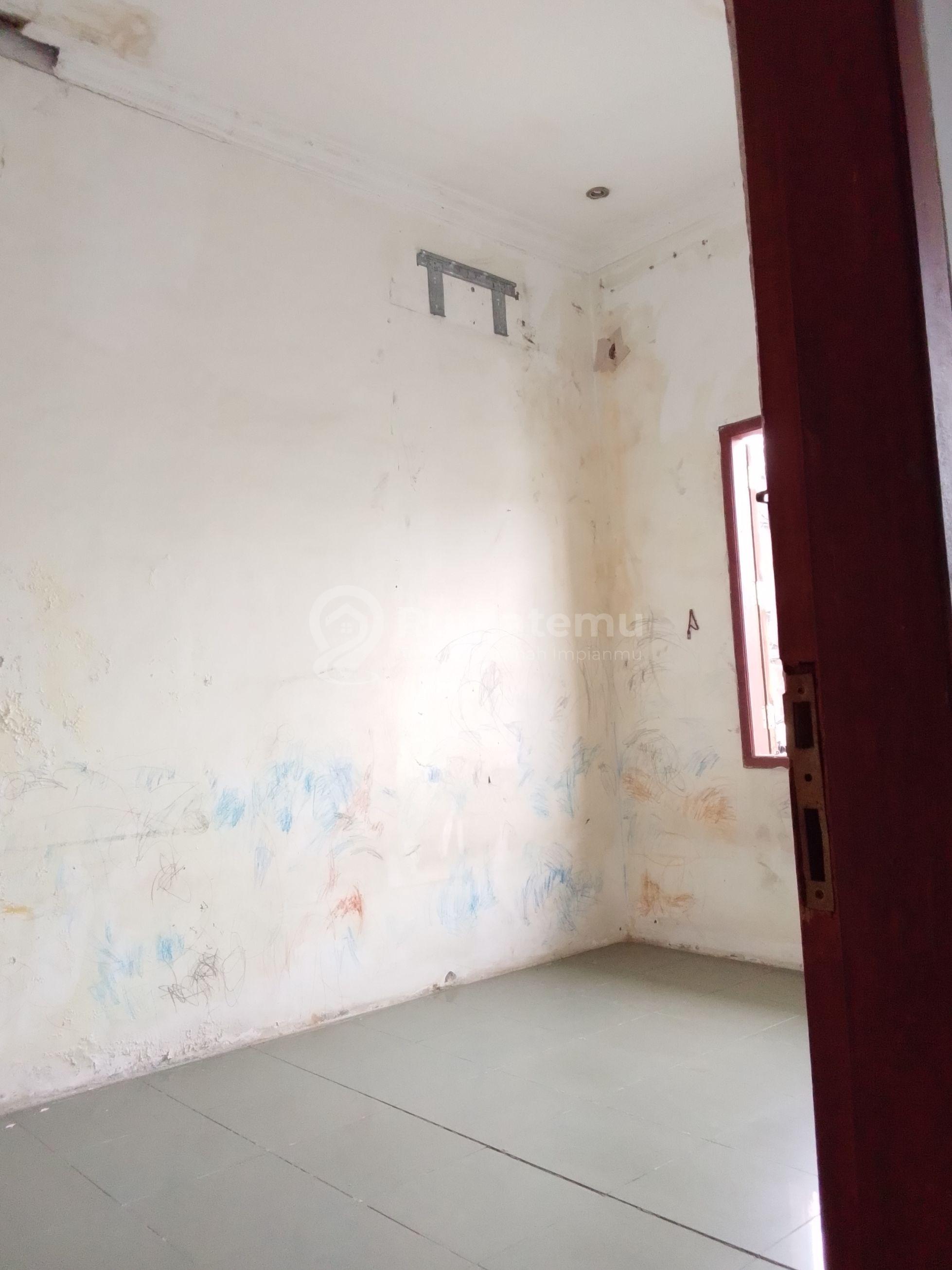 Jual rumah Asri di taman Bugel indah raya Kota Tangerang 