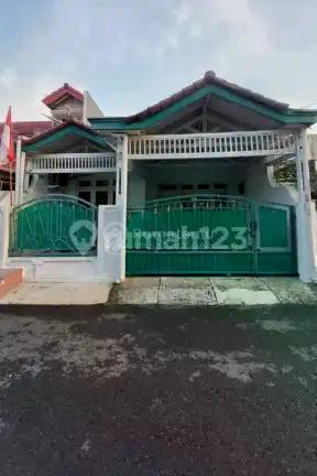 Rumah Siap Huni Dalam Komplek di Pondok Bambu