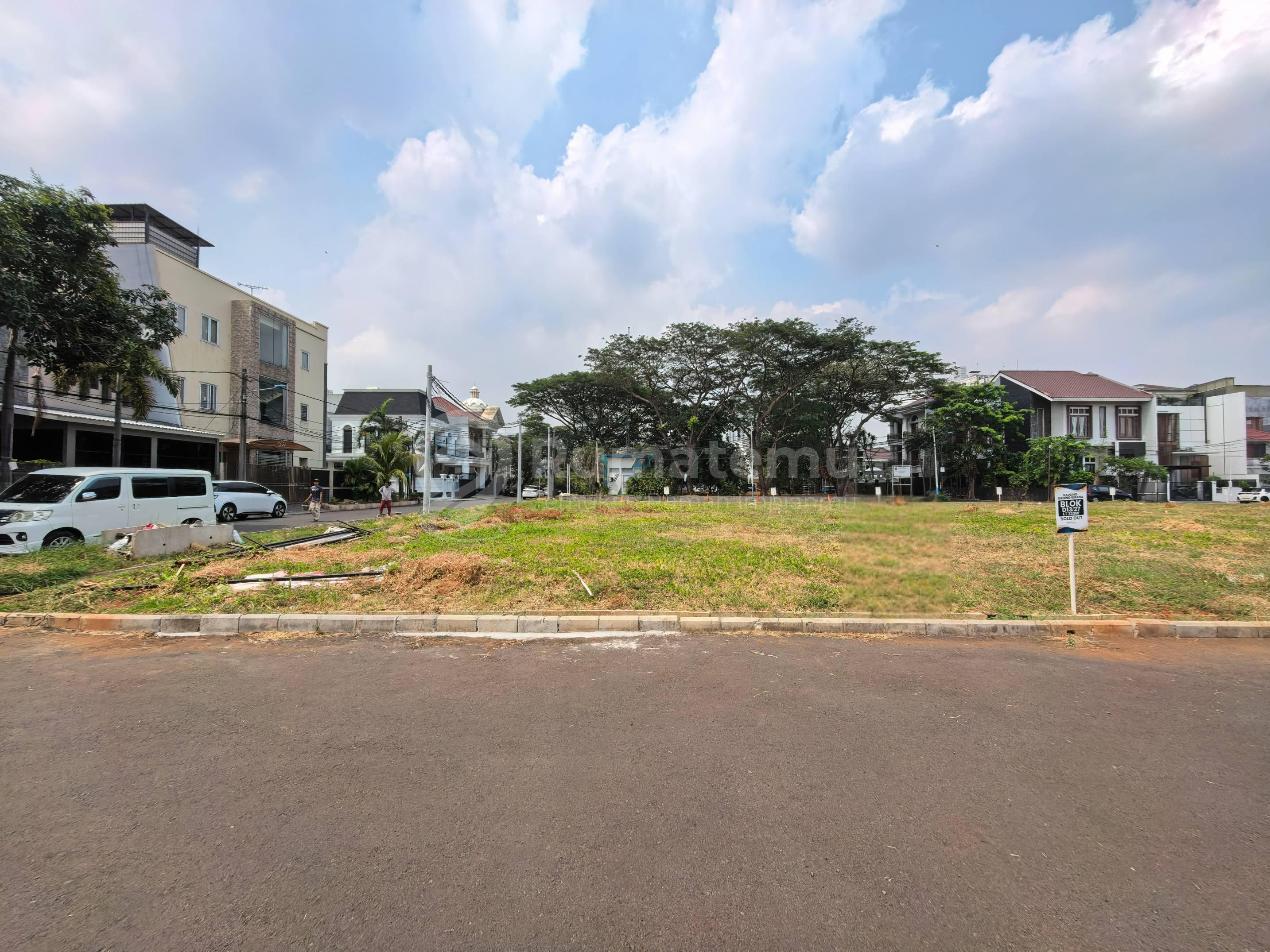 Kavling Exclusive huk gading kirana 323m, langka