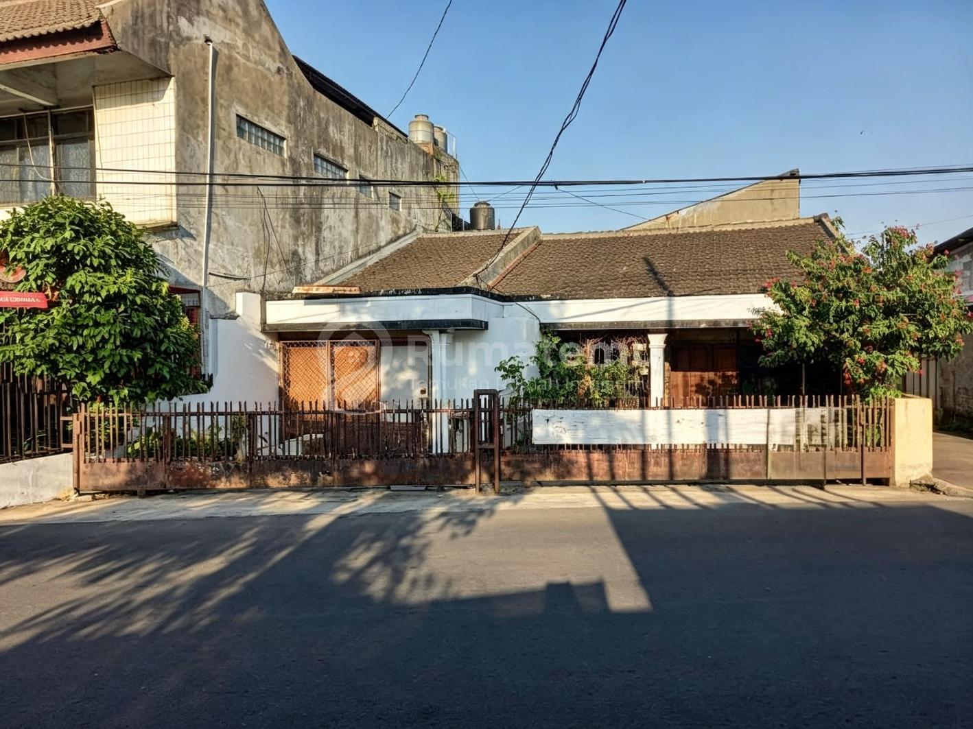 Dijual rumah unfurnished Akses jalan 3 mobil lebih Hadap Barat Cempaka Putih, Ciputat Timur, Tagerang Selatan