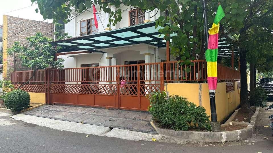 Dijual rumah hook Teras Parkir untuk 3 mobil di Cipinang Indah, Pondok Bambu, Duren Sawit