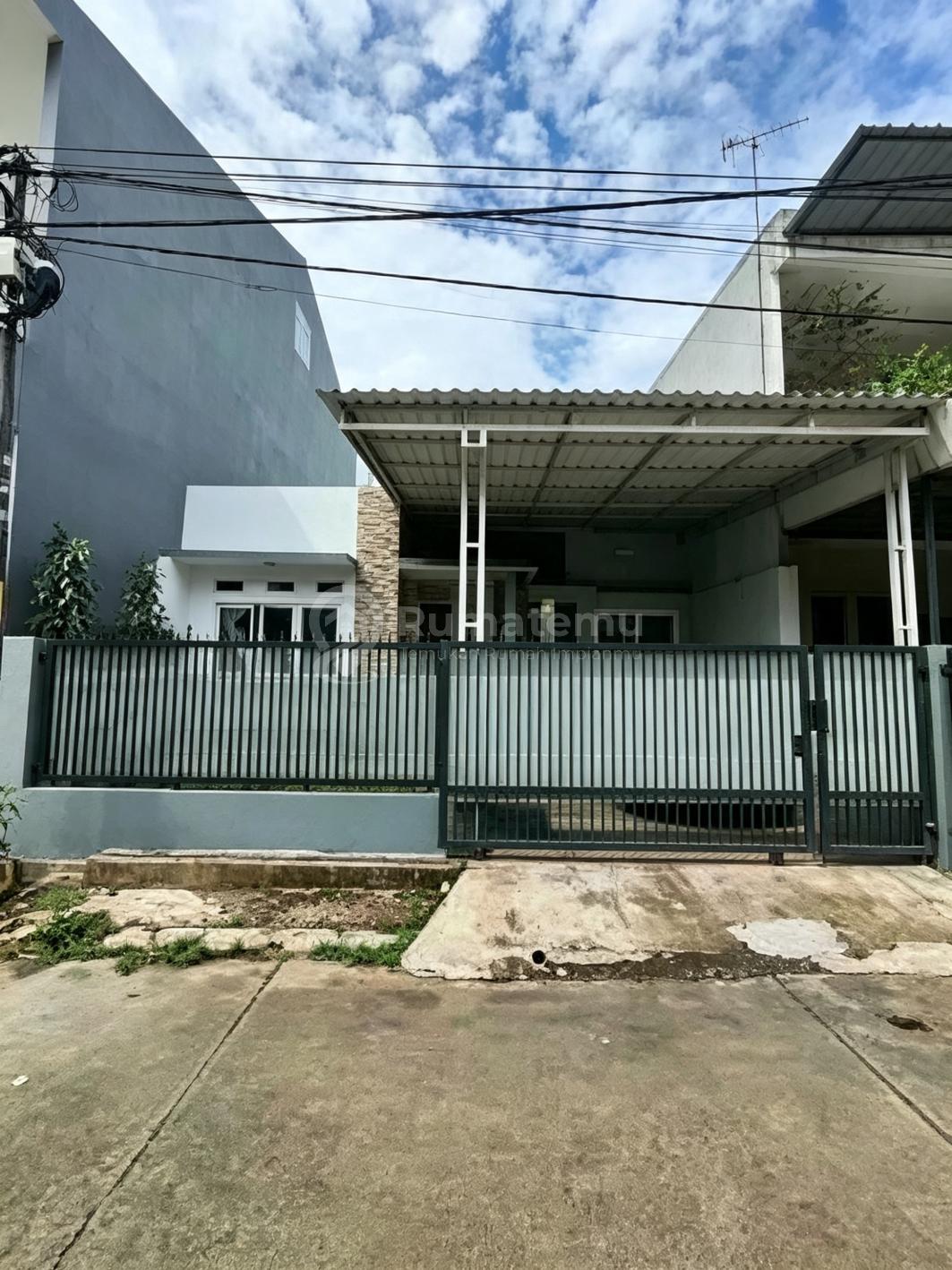 Rumah Bagus Strategis Dalam Komplek Di Jatiasih Kota Bekasi