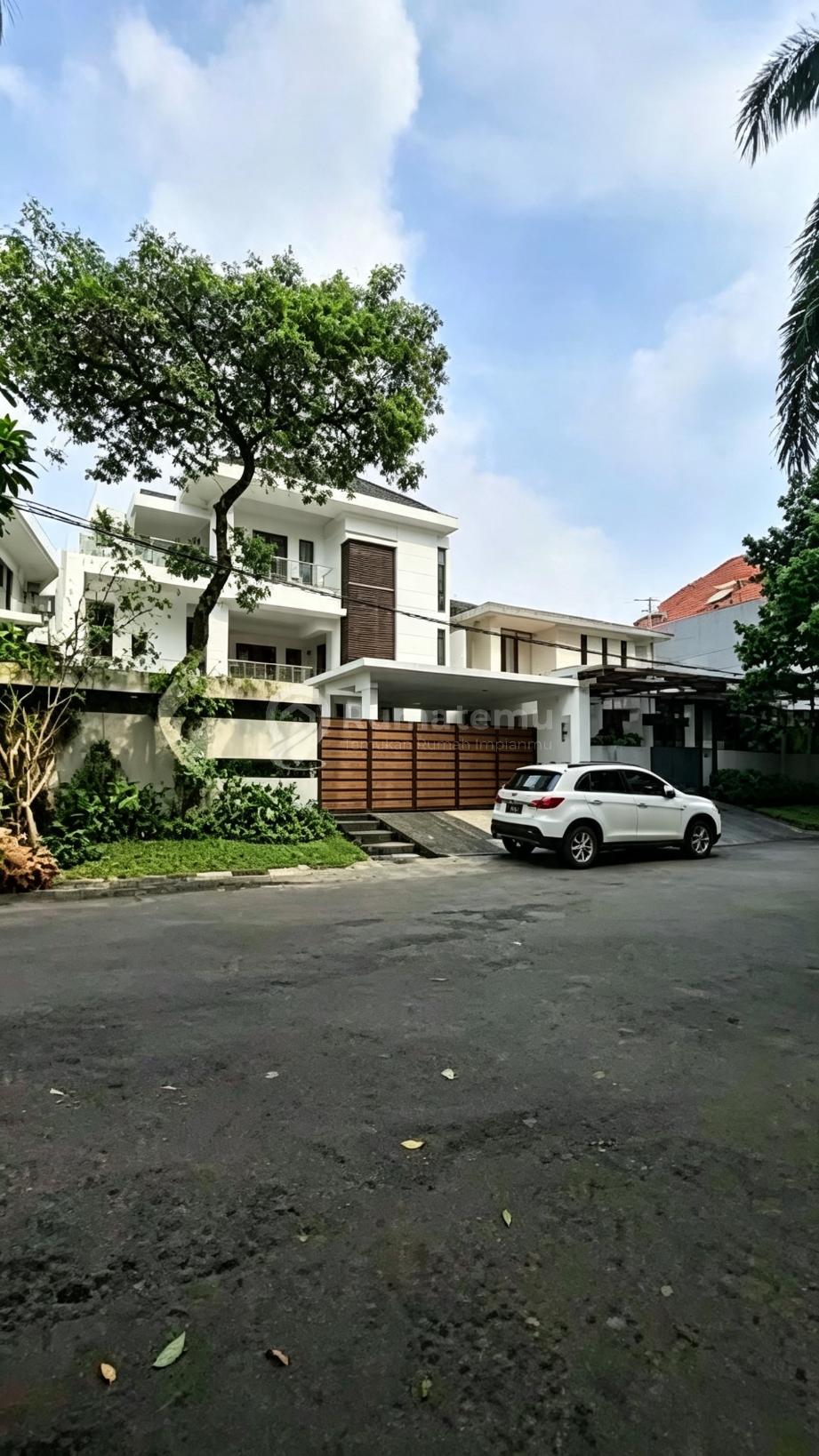 Pondok Indah Modern Minimalis Siap Huni