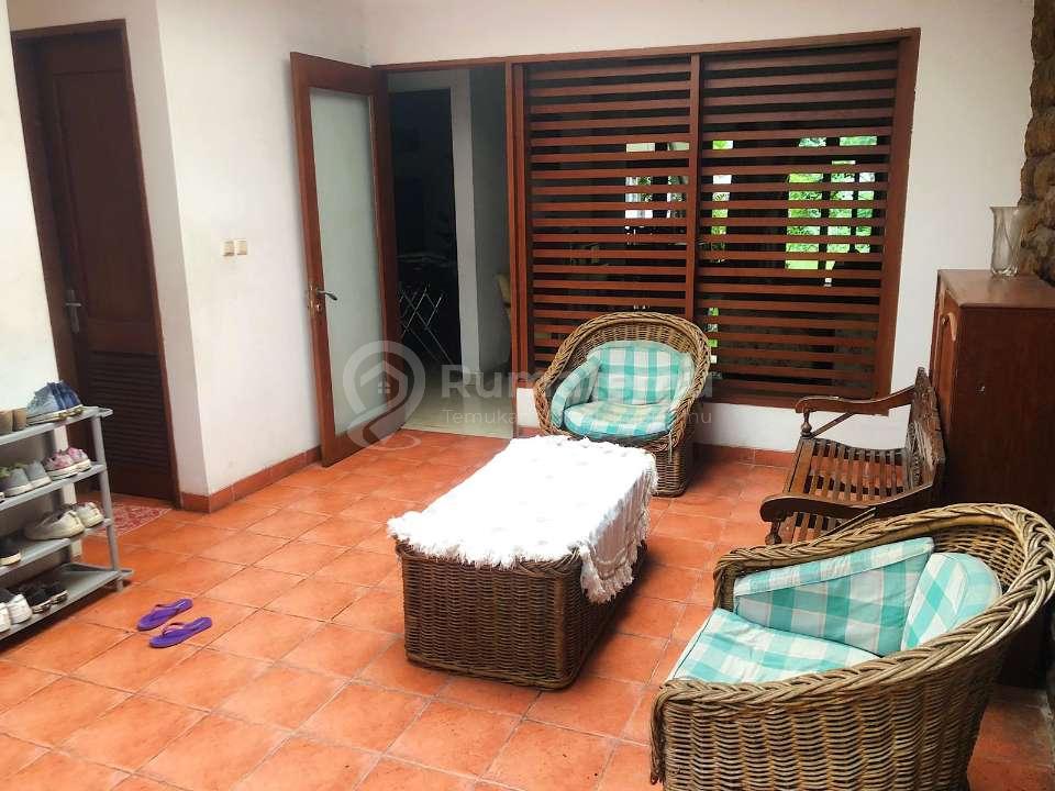 Dijual rumah halaman luas dan mewah luas di Kemang Timur, Mampang Prapatan