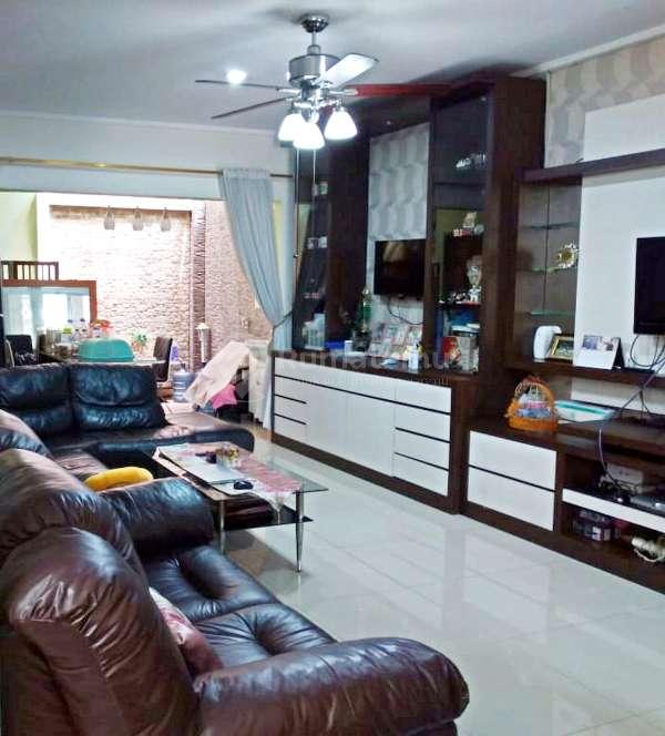 Rumah Dalam Cluster Primer Rieviera Di Rawamangun Jakarta Timur 