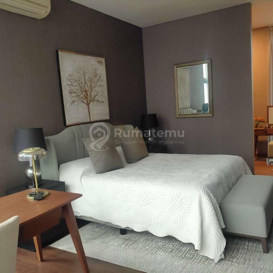 town house cluster baru di dalam komplek terasa nyaman dengan swimming pool Jeruk Purut