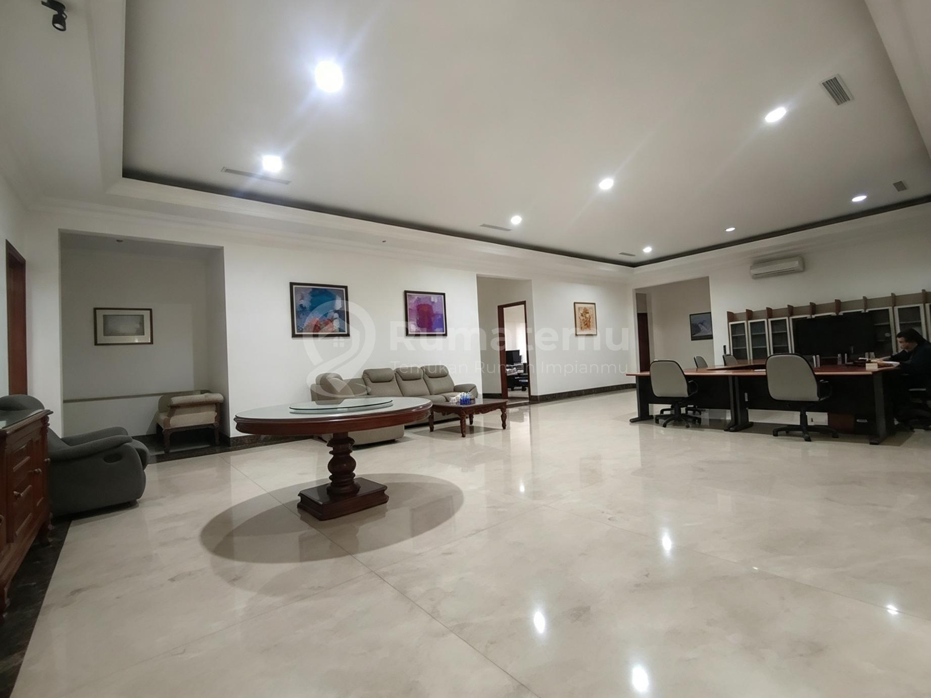 Dijual Rumah Mewah 4 KT Full Marmer di Patra Kuningan Jakarta Selatan