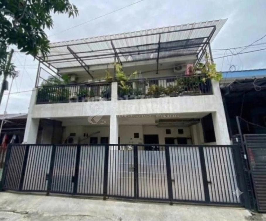 Rumah 2 Lantai Siap Huni di Grogol Petamburan Jakarta Barat 10 Menitan ke Stasiun Pesing Daan Mogot