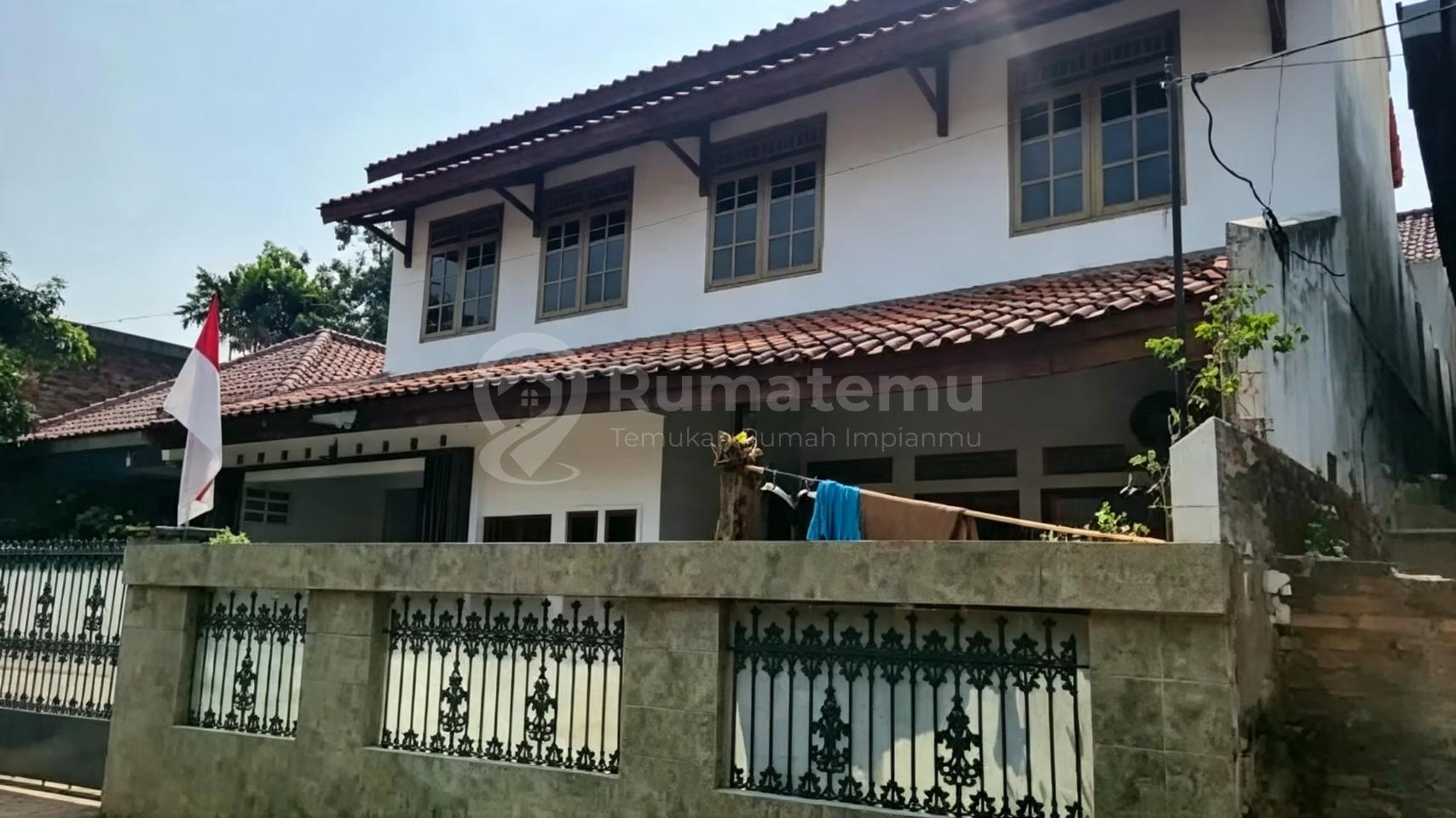 Rumah Siap Huni Semi Furnished kondisi baik & layak pakai di Pondok Kelapa, 300 meter ke Jalan Raya Kalimalang