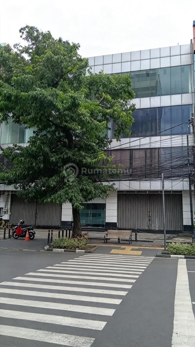 Dijual dan Disewakan Pusat Komersial Blok M! Gedung 4 Lantai Jalan Melawai Raya Jaksel