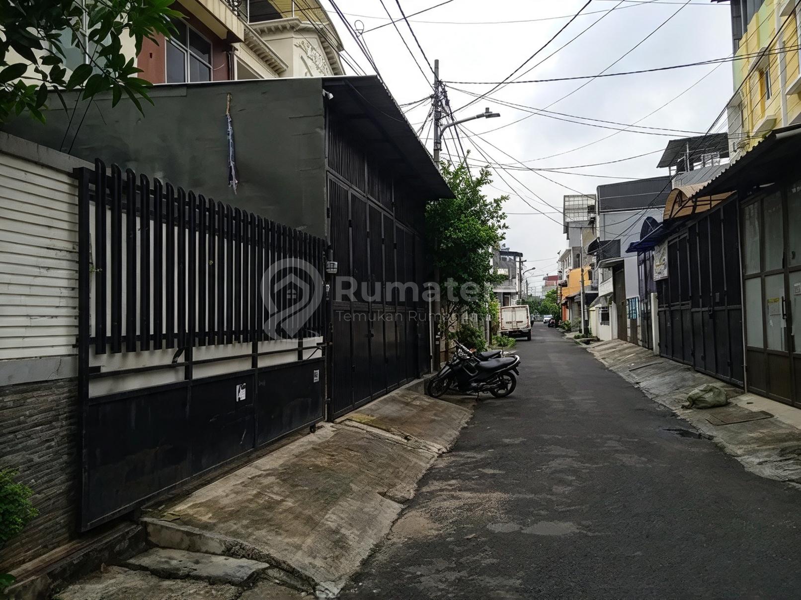 Dijual Atau Disewakan Gedung 4 Lantai 4 Lantai+ Basement di Petojo Jakarta Pusat