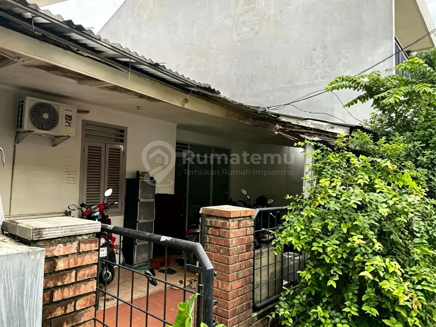 Rumah Murah Dalam Komplek Di Jatiwaringin Kota Bekasi