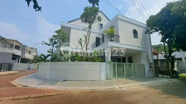 Dijual Rumah Hoek Semi Furnished, Asri di Kencanaloka BSD