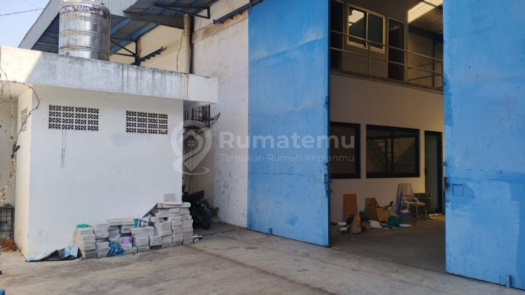 Gudang 2Lt dengan Craine di Kapuk Kamal Indah Kamal Kalideres Jakarta Barat