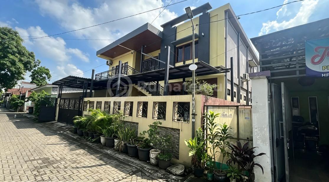 Di Jual Rumah 2 Lantai Beserta Kontrakan di Karawaci Lokasi Strategis