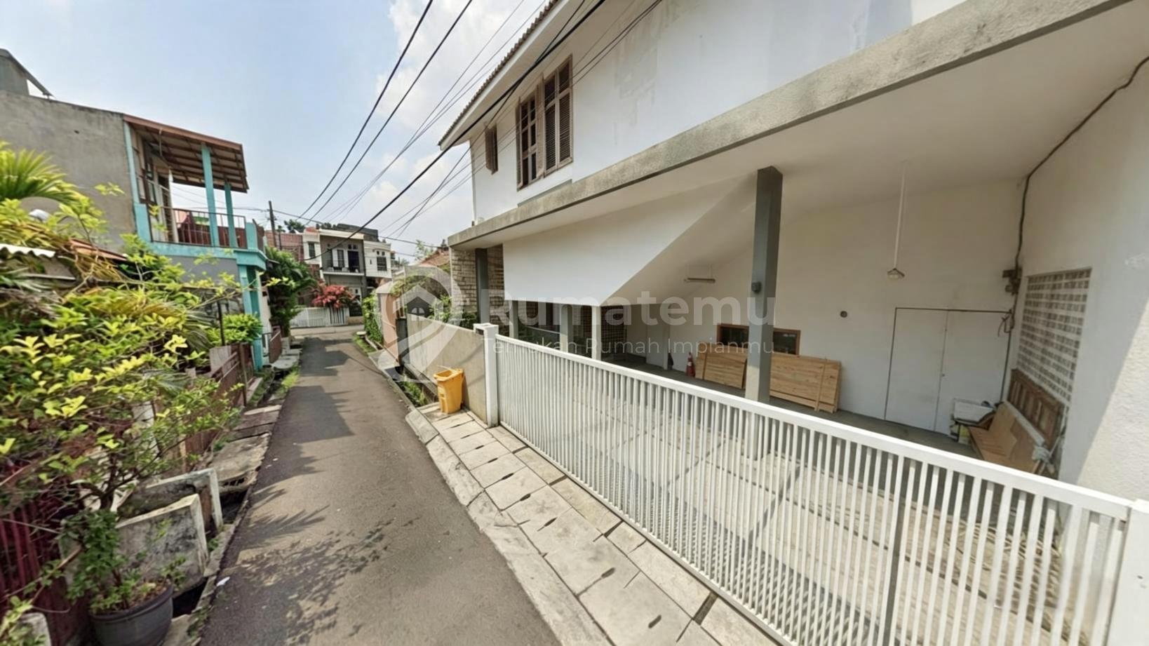 Dijual rumah Material Full Kayu Jati komplek di area Pulomas, Kayu Putih, Pulo Gadung