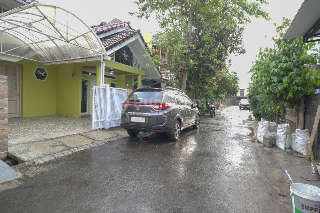 Jual murah rumah besar siap huni asri strategis di komplek Antapani