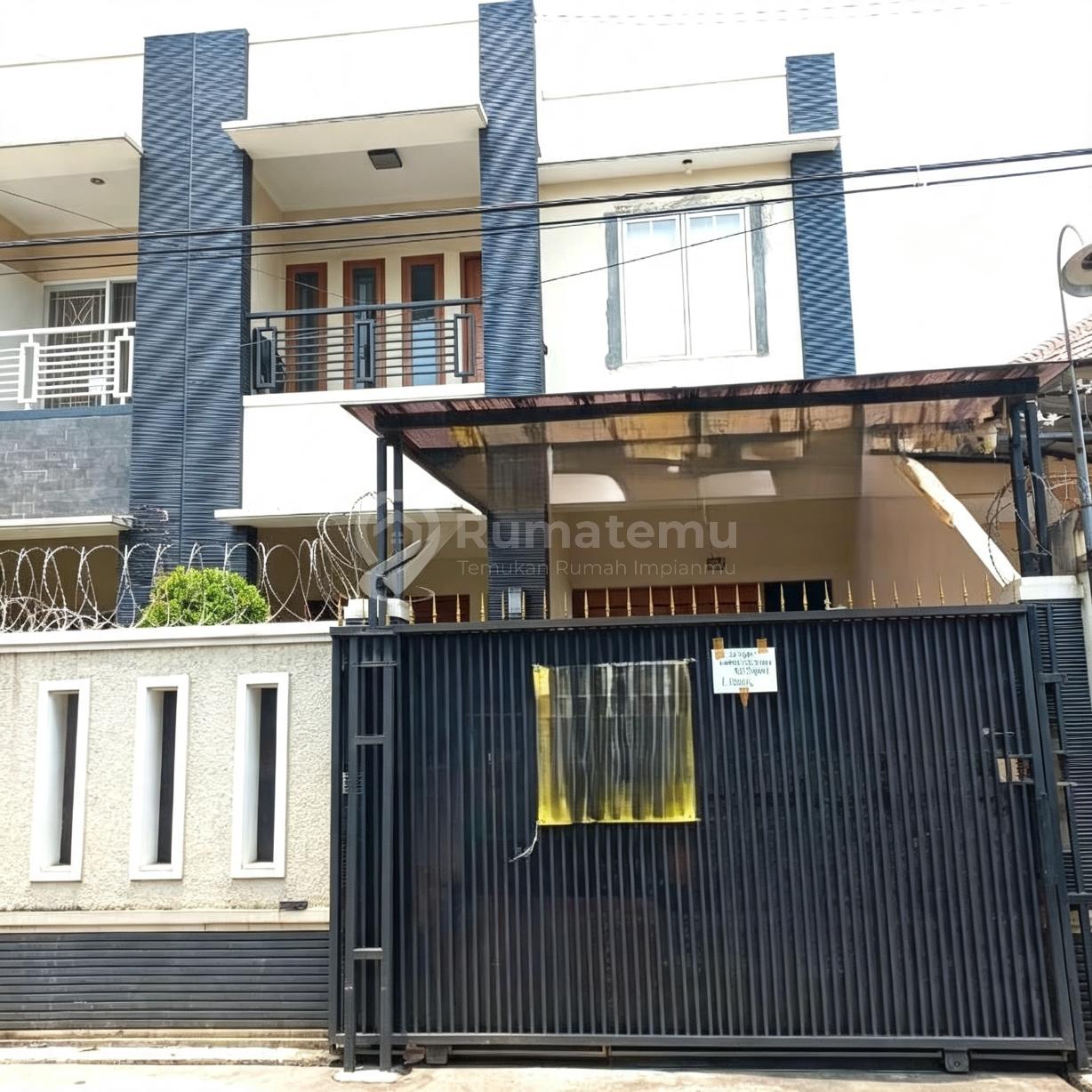 Dijual rumah cantik garasi 1 mobil dan carport 1 mobil di Kebon Jeruk, Sukabumi Utara Jakarta Barat