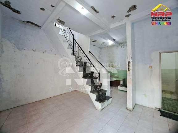 Dijual Rumah Hook Murah 2 Lantai di Kebalenan Banyuwangi Kota