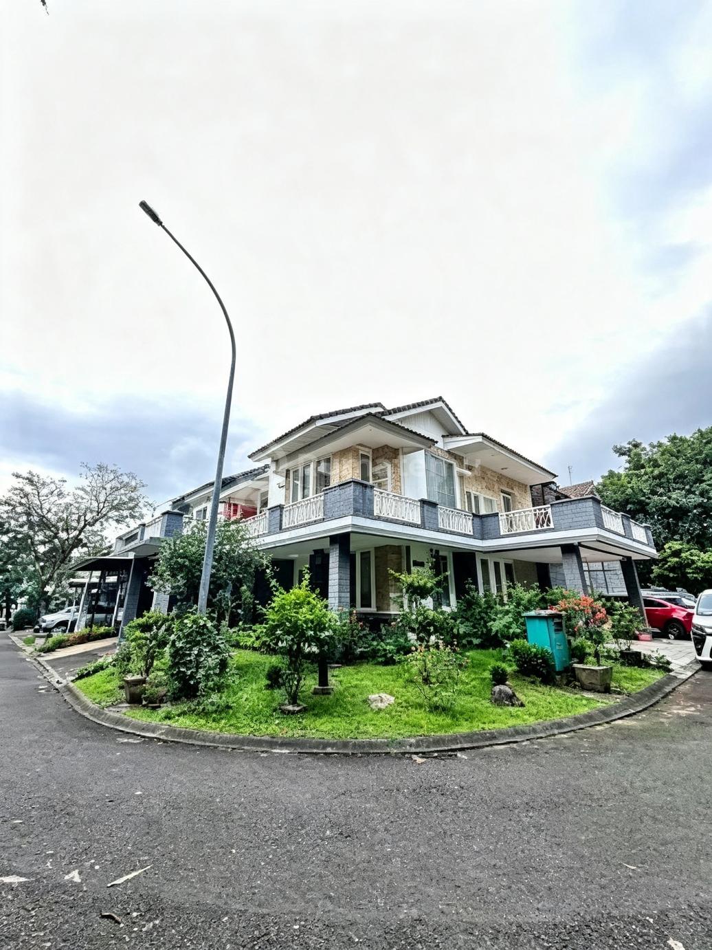 Dijual Rumah Hoek 2 Lantai di Cluster Neo Catalonia BSD City