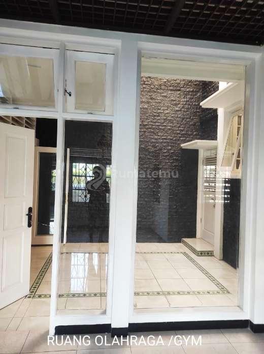 DIJUAL: Rumah Posisi Hook Luas 260m² di Cireundeu, Kawasan Tenang & Strategis Perbatasan Jaksel
