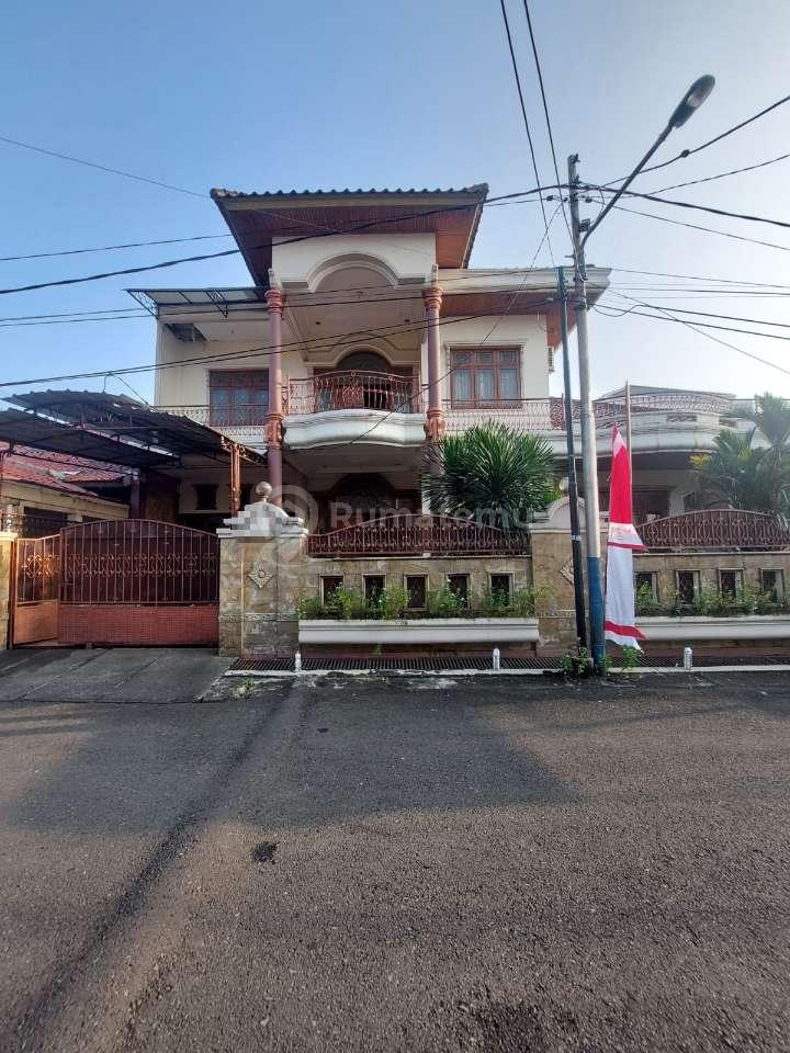 Dijual Rumah Akses 2 mobil lebih di Perumahan Jatiwaringin Permai, Komplek Auri