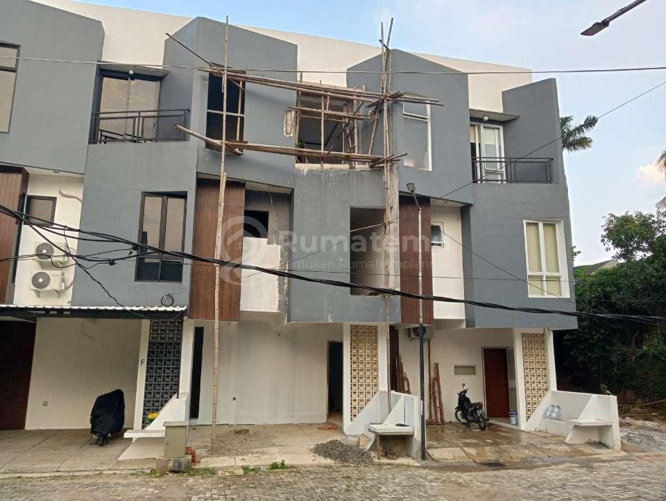 Dijual Townhouse mewah tanpa dp Cireundeu lokasi sangat strategis dan bebas banjir di dalam komplek, Ciputat Timur