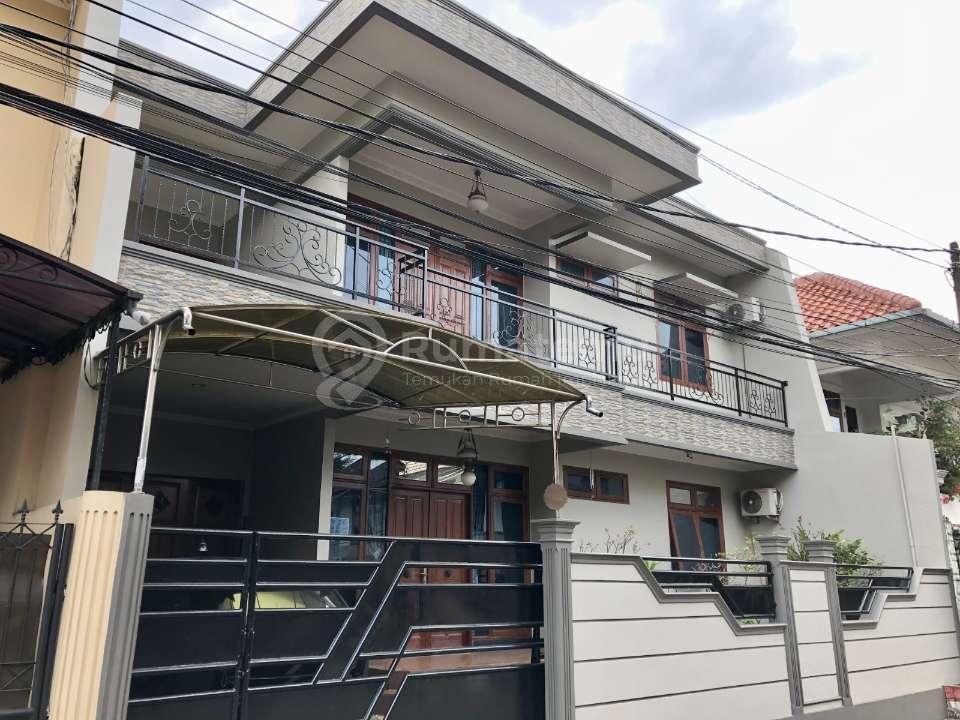 Jual Rumah 2 lantai di Jaticempaka - Pondok Gede