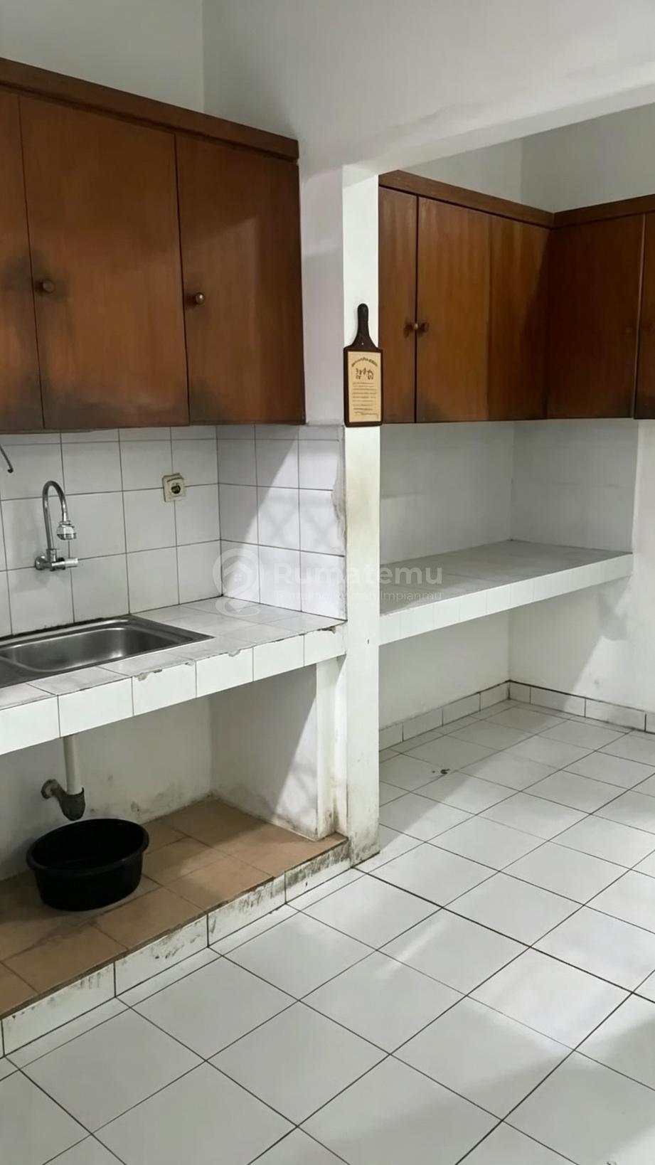 Dijual Rumah Row Jln 12M di Nusaloka BSD Sektor 14.5