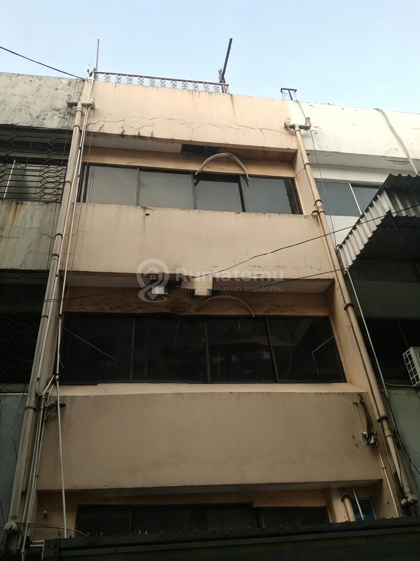 Dijual Ruko Bagus 272 m2 HGB Pinangsia, Jakarta Barat