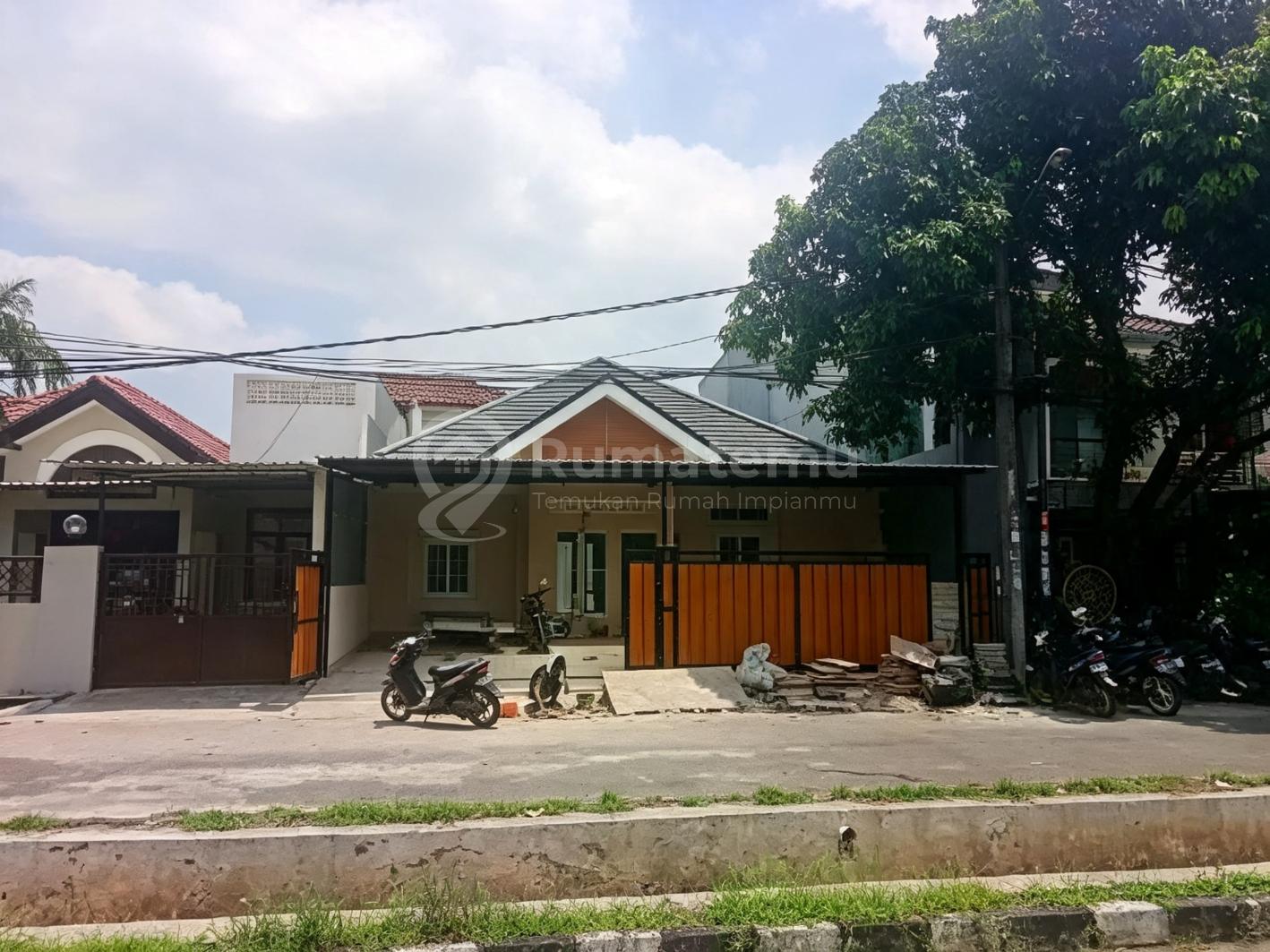 Melati Mas Serpong Rumah Renovasi Luas 200M
