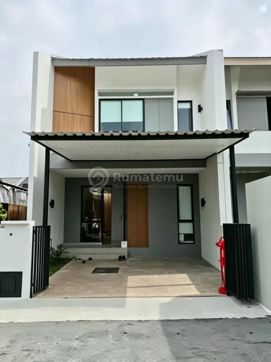Rumah Baru Jakarta Barat Lebar 6 - 2 Lantai di Bawah 2 M