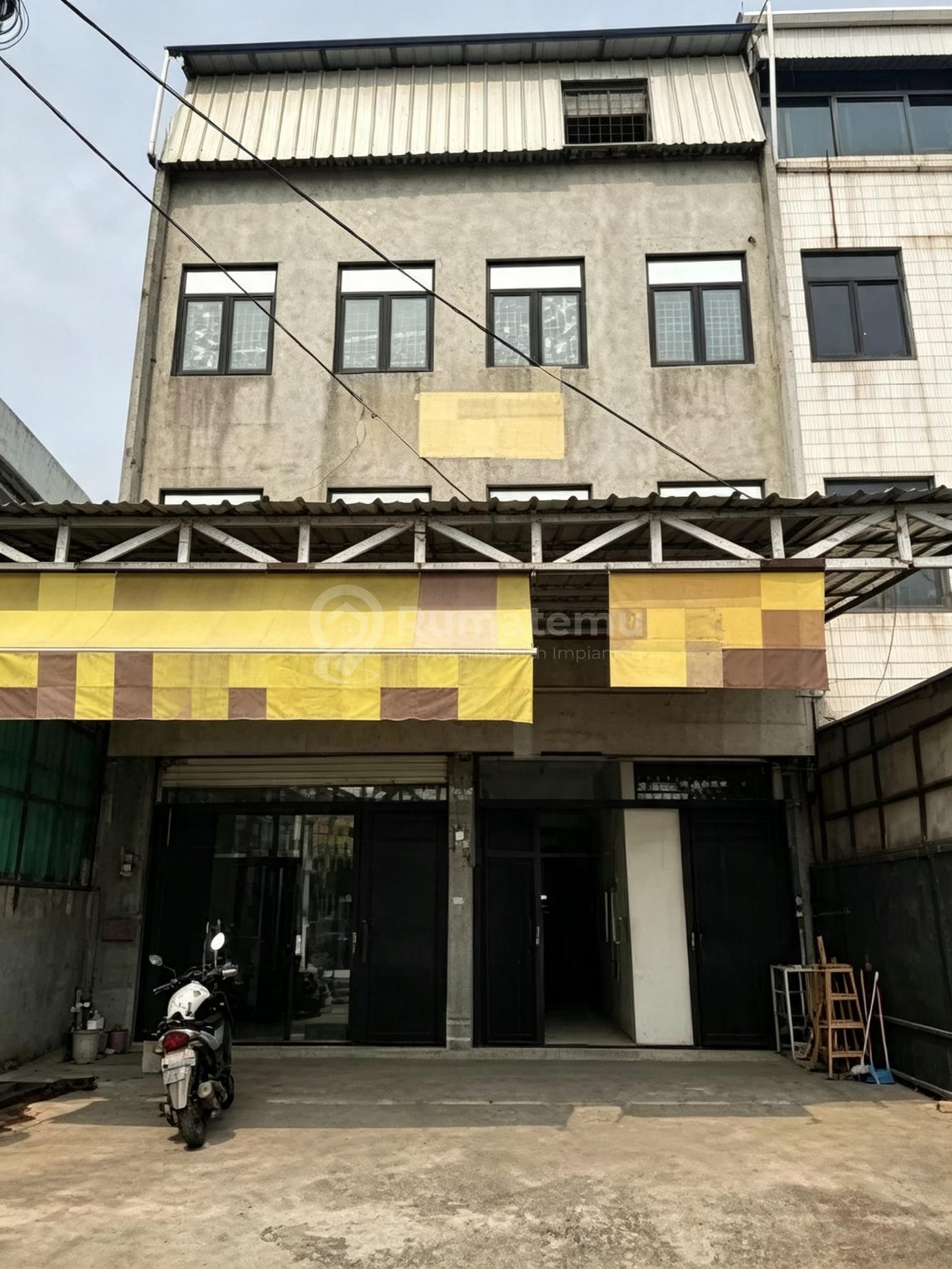 Ruko Gandeng Jl. Kedoya Raya, Jakarta Barat., Jakarta Barat 576 M Bagus Sertifikat Hak Milik