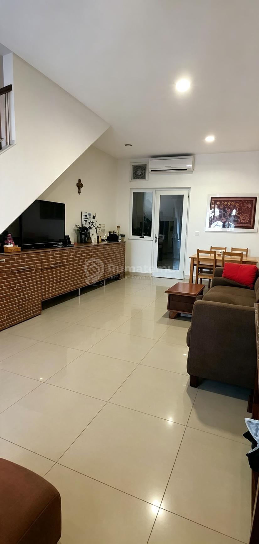 DIJUAL RUMAH GOLF LAKE CENGKARENG TERMURAH KONDISI BAGUS