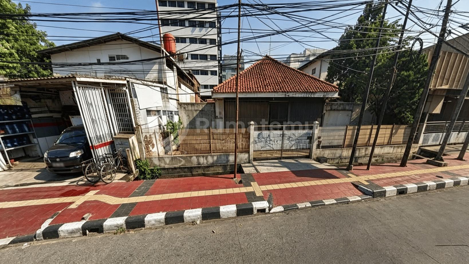 Dijual tanah komersil Zona komersil Akses jalan 3 mobil lebih dibawah Njop di Kemayoran, Gunung Sahari