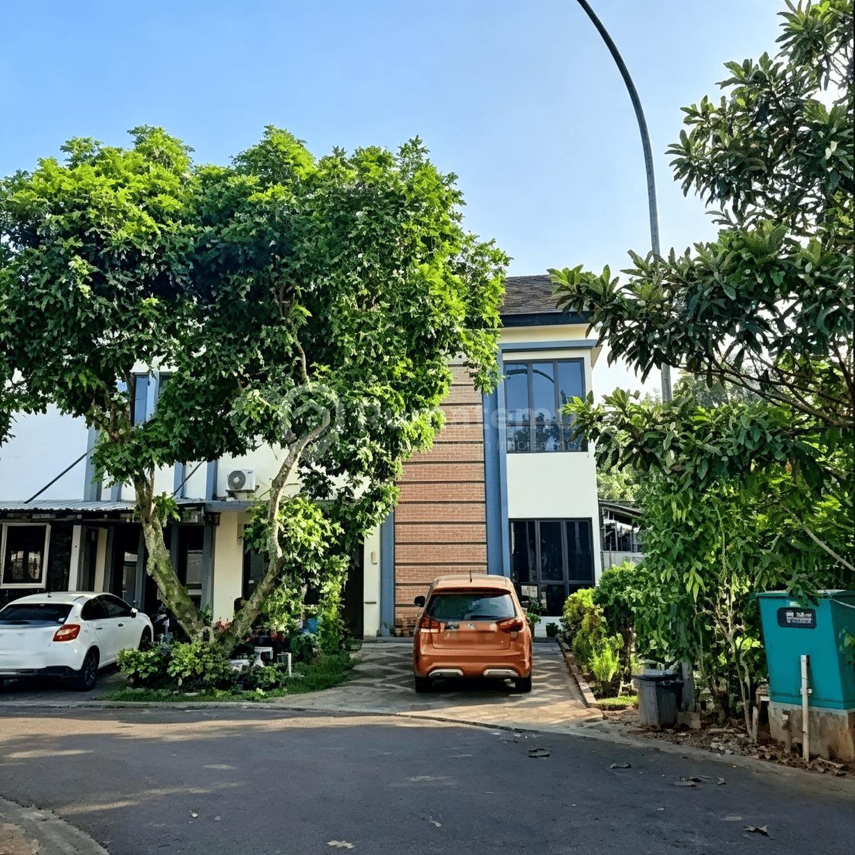 Rumah 2 Lantai D The Icon Bsd City Luas Tanah 200m2 Banhunan 195m2