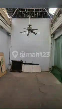 Rumah Lama 1 Lantai Dalam Komplek Permata Hijau