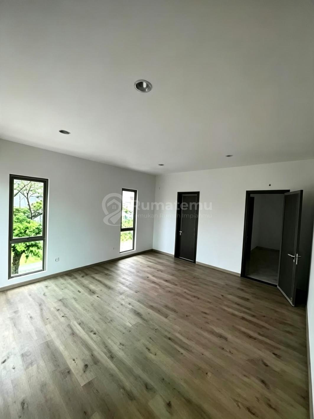 RUMAH GOLF ISLAND PIK