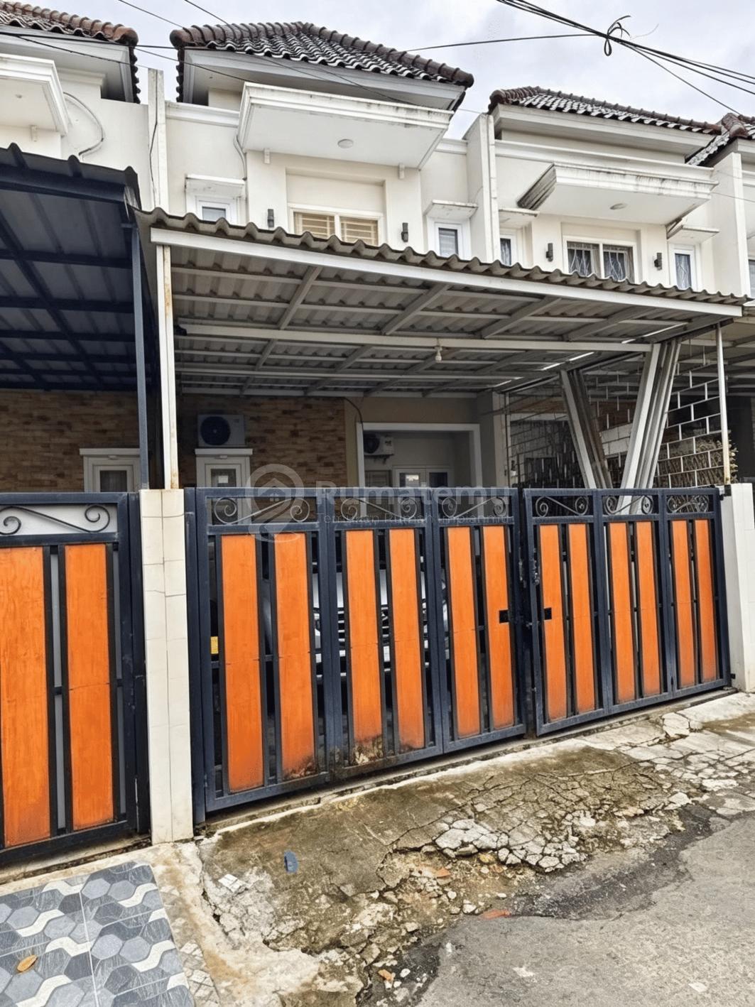 Dijual Rumah Semi furnished Rumah bersih terawat di Cipedak, Jagakarsa, Jakarta Selatan